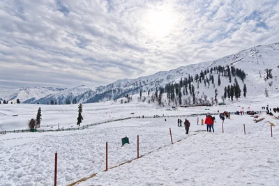 Visitors exploring the snowy Kongdoori slopes